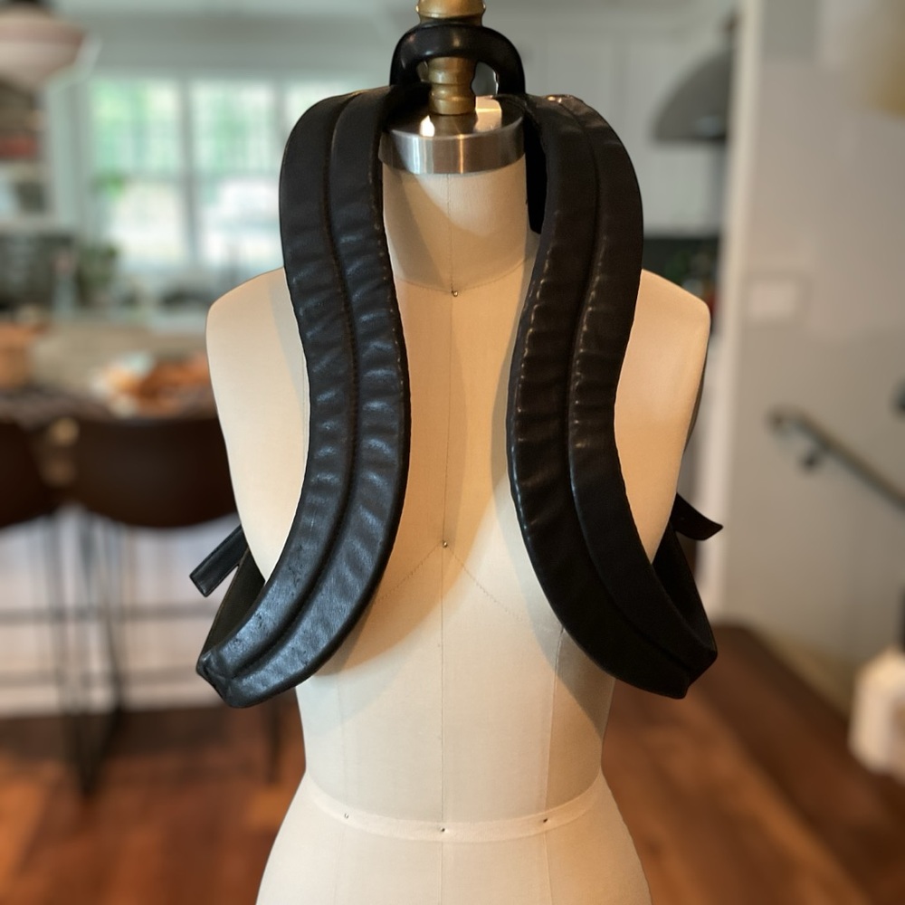 Dilana Black Leather Backpack Euc - image 5